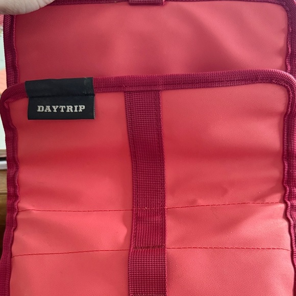 YETI Pink Insulated Lunch Tote - Picture 3 of 4